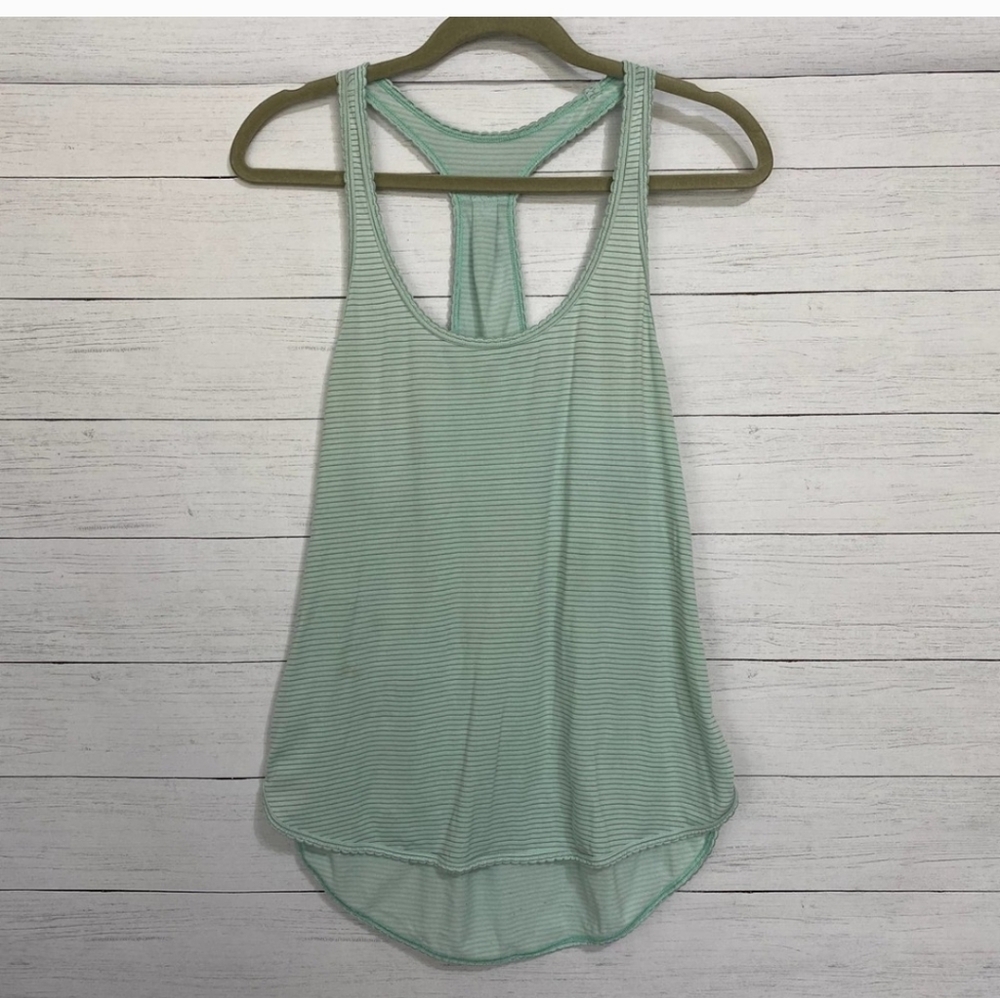 Size 8/10- Lululemon 105 F Singlet *Light Blue/Green Silver Striped